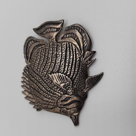 Signed Sterling Butterfly Fish Brooch - Picture 5 of 6